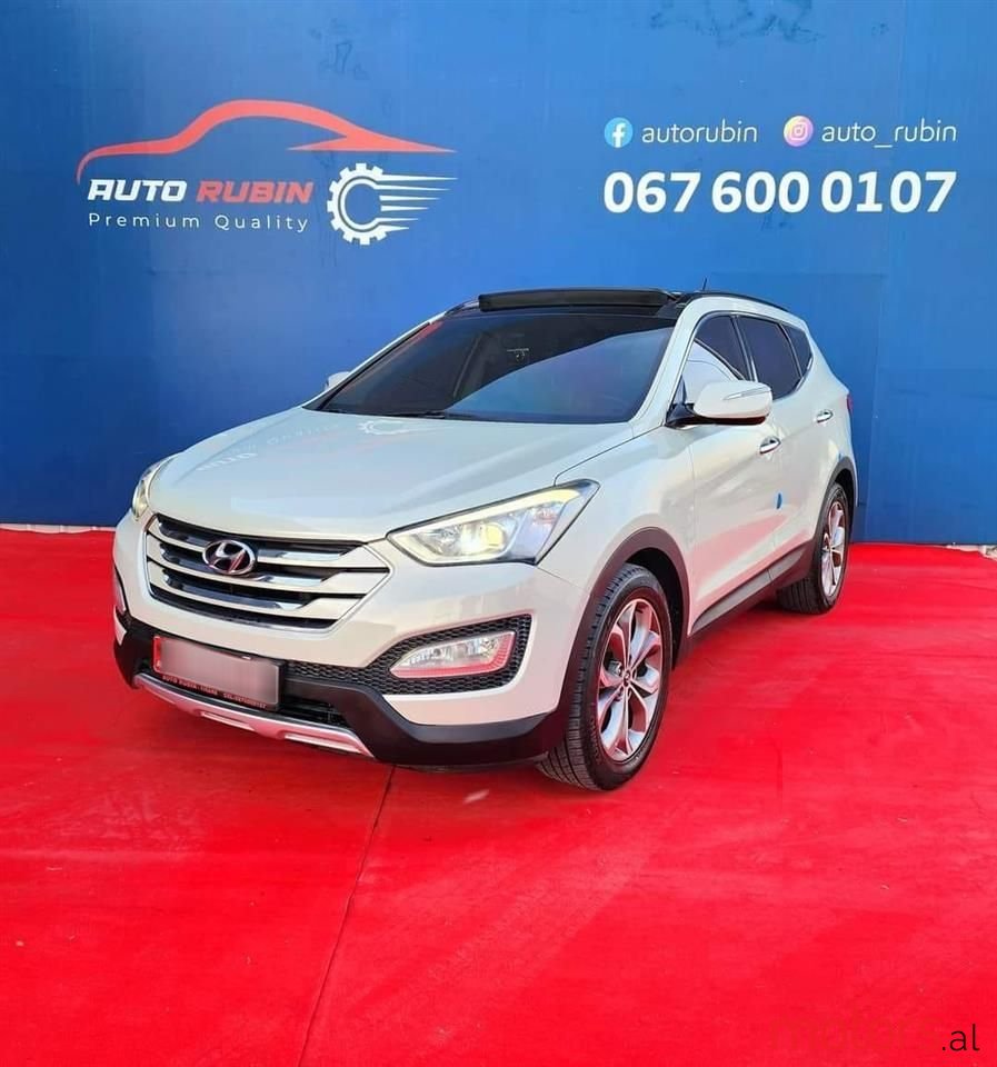 2012' Hyundai Santa Fe photo #1