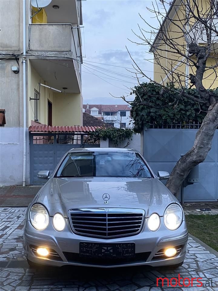 2008' Mercedes-Benz E 220 photo #3