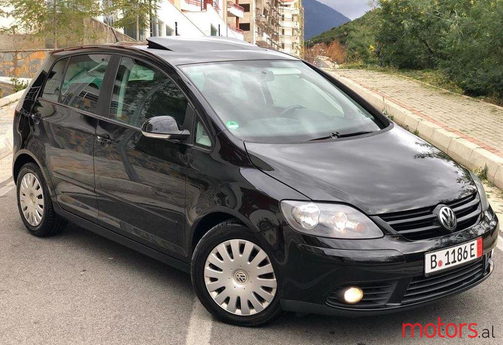 2008' Volkswagen Golf Plus photo #2