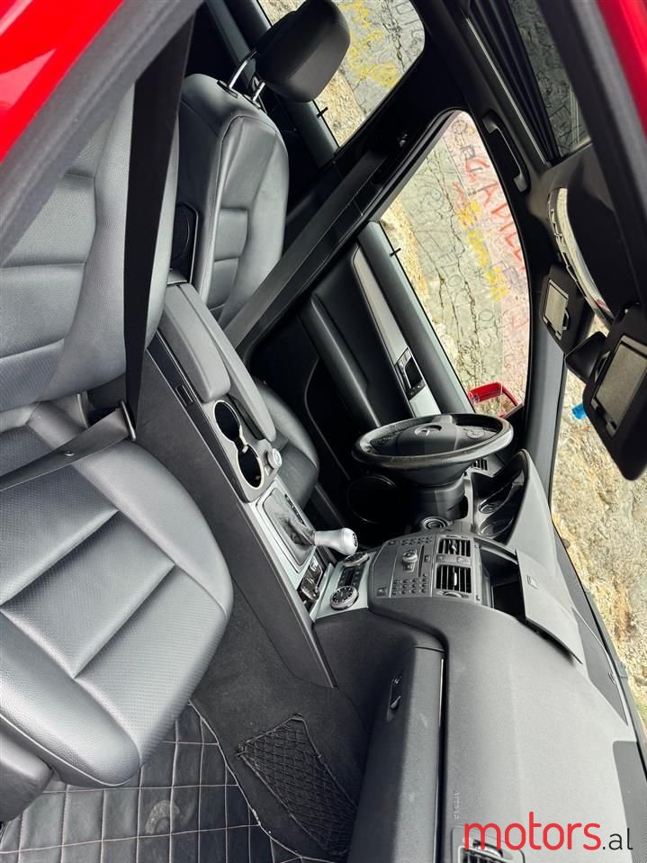 2010' Mercedes-Benz C 300 photo #3