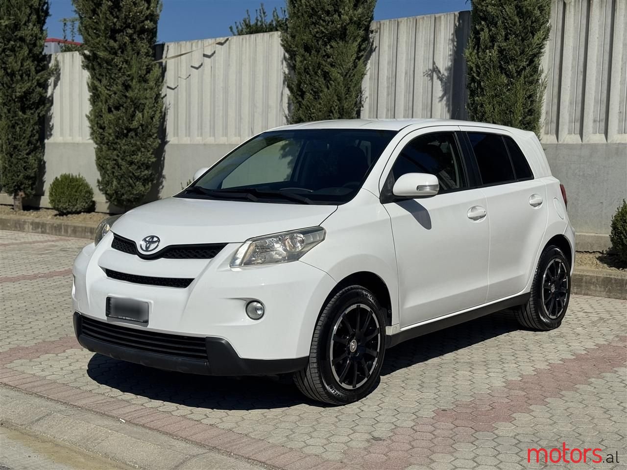 2011' Toyota Urban Cruiser photo #1