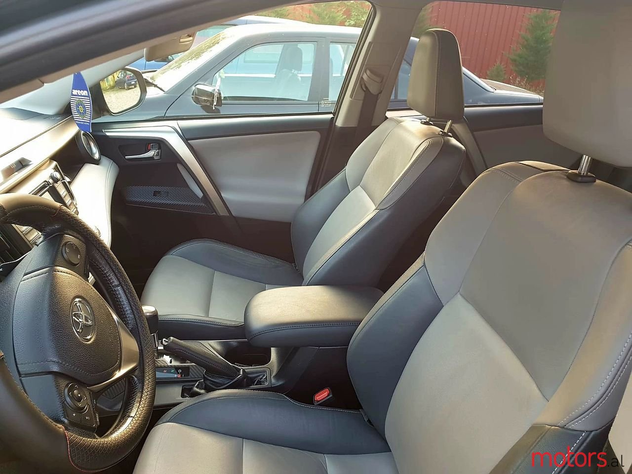 2014' Toyota RAV4 photo #3