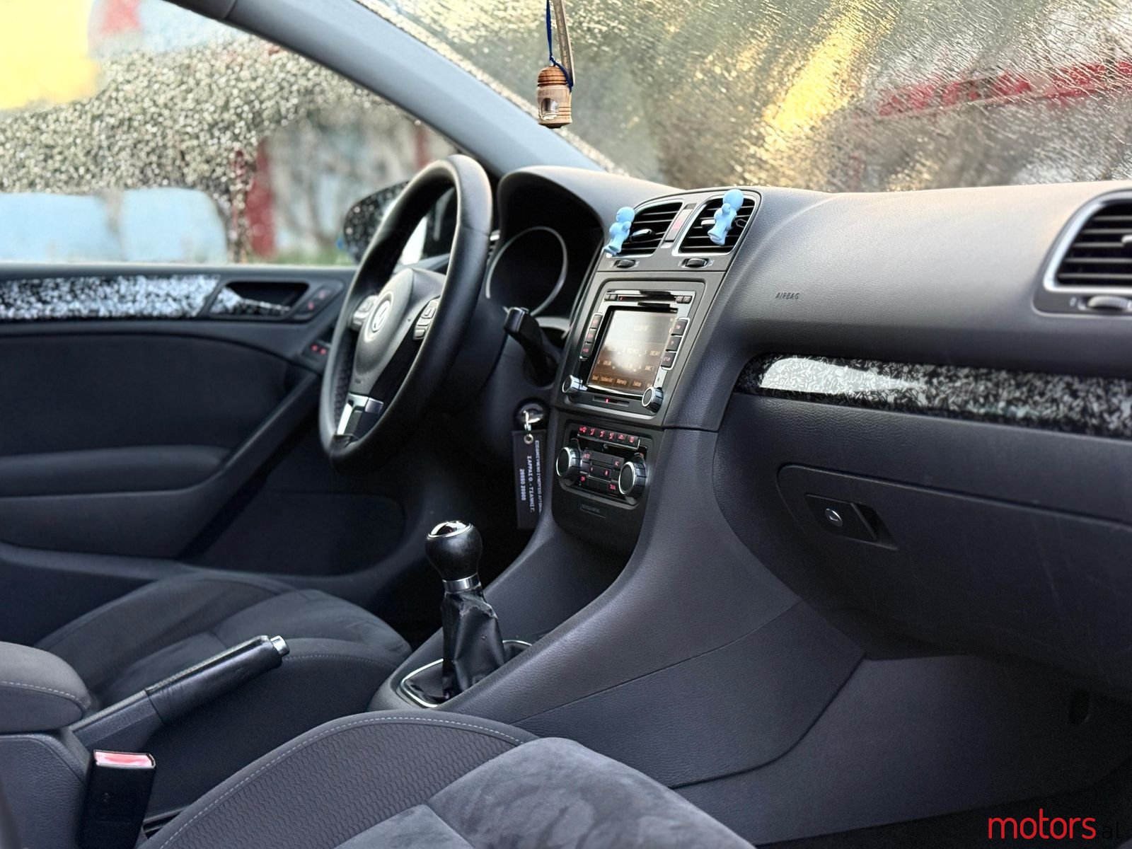 2010' Volkswagen Golf photo #4