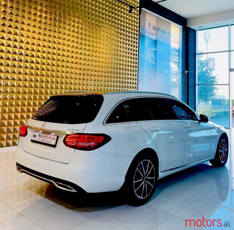 2016' Mercedes-Benz C 220 photo #2