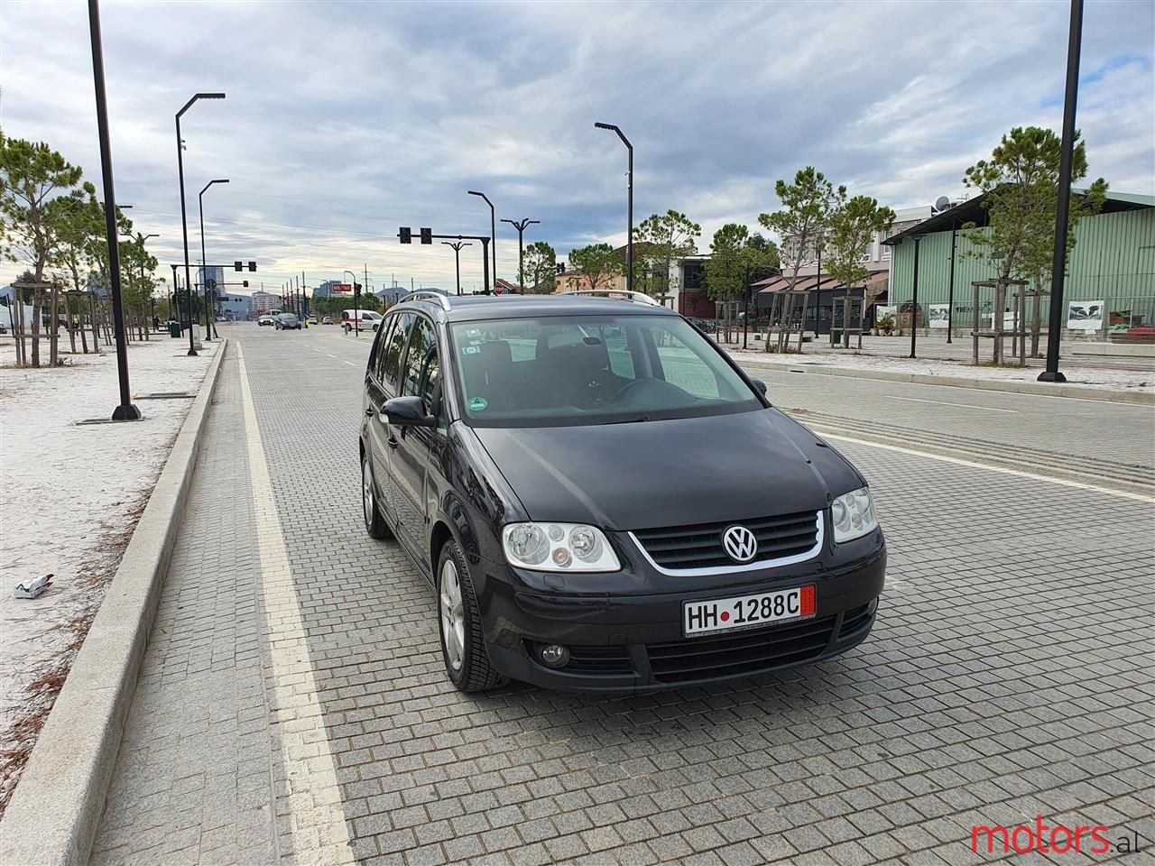 2006' Volkswagen Touran photo #2