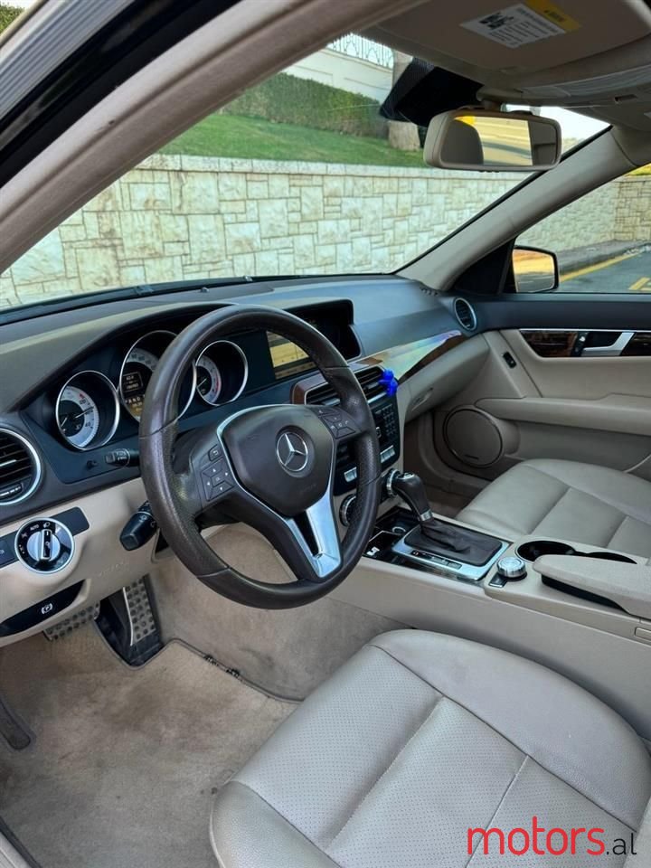 2013' Mercedes-Benz C 300 photo #5