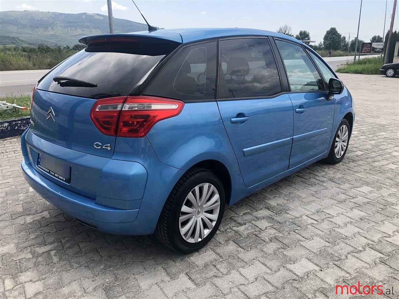 2008' Citroen C4 photo #5