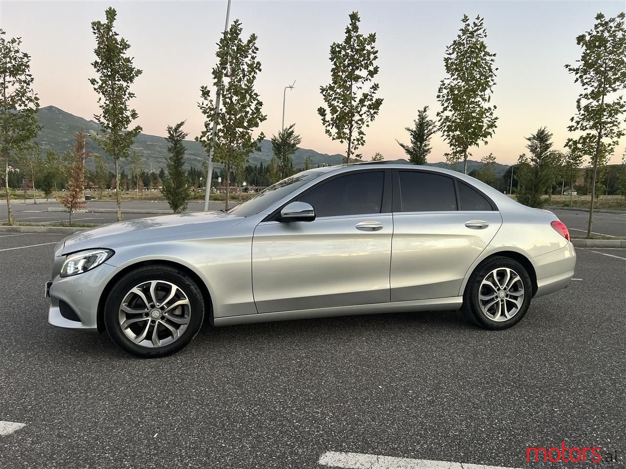 2016' Mercedes-Benz C 200 photo #2