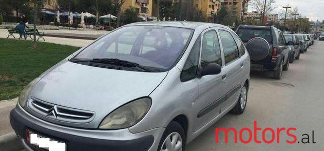 2001' Citroen Xsara Picasso photo #2