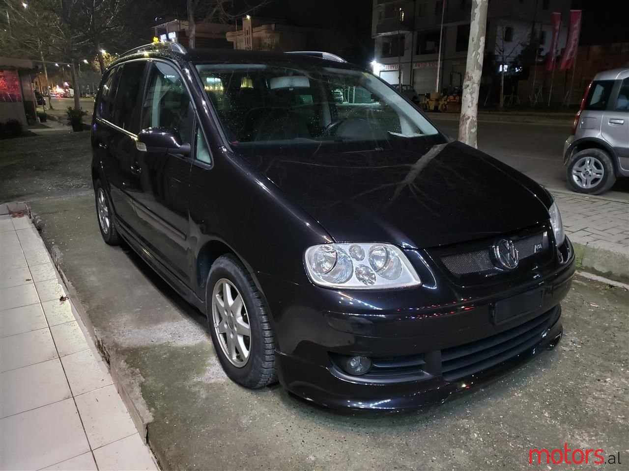 2006' Volkswagen Touran photo #1