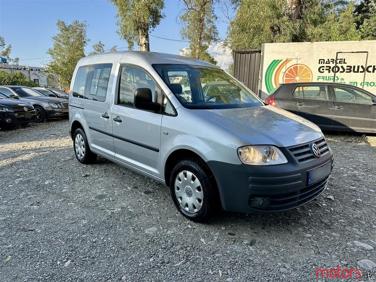 2009' Volkswagen Caddy photo #1