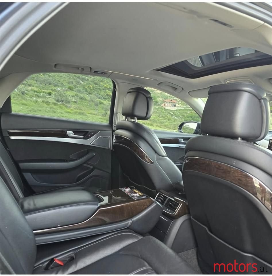 2015' Audi A8 photo #3