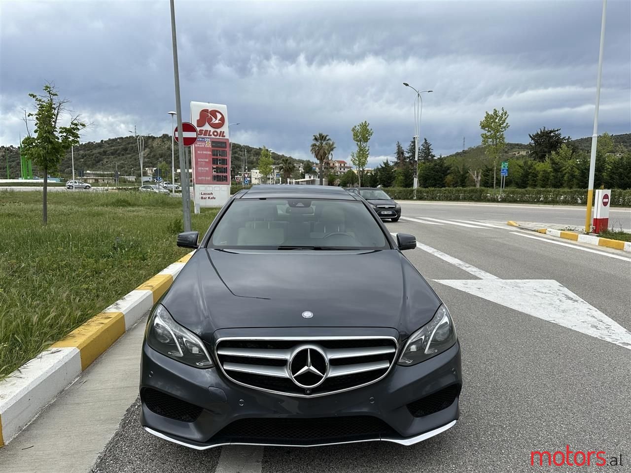 2015' Mercedes-Benz E 250 photo #3