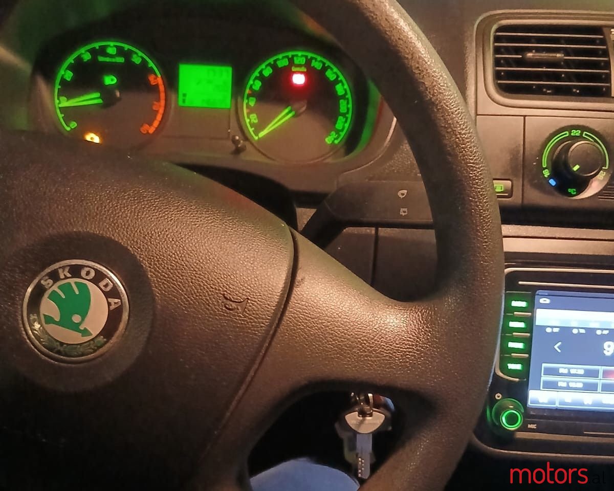 2009' Skoda Fabia photo #5
