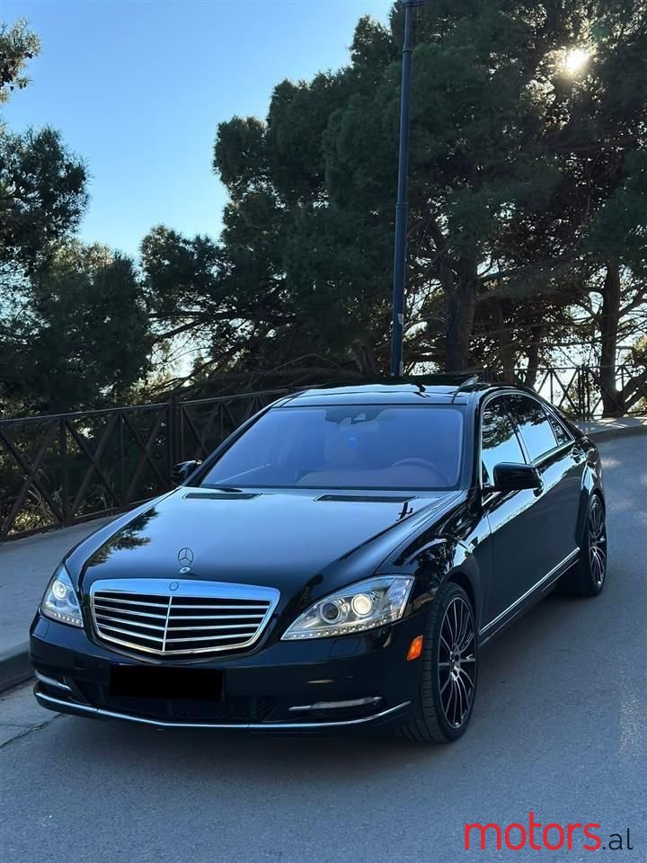 2011' Mercedes-Benz S 550 photo #1