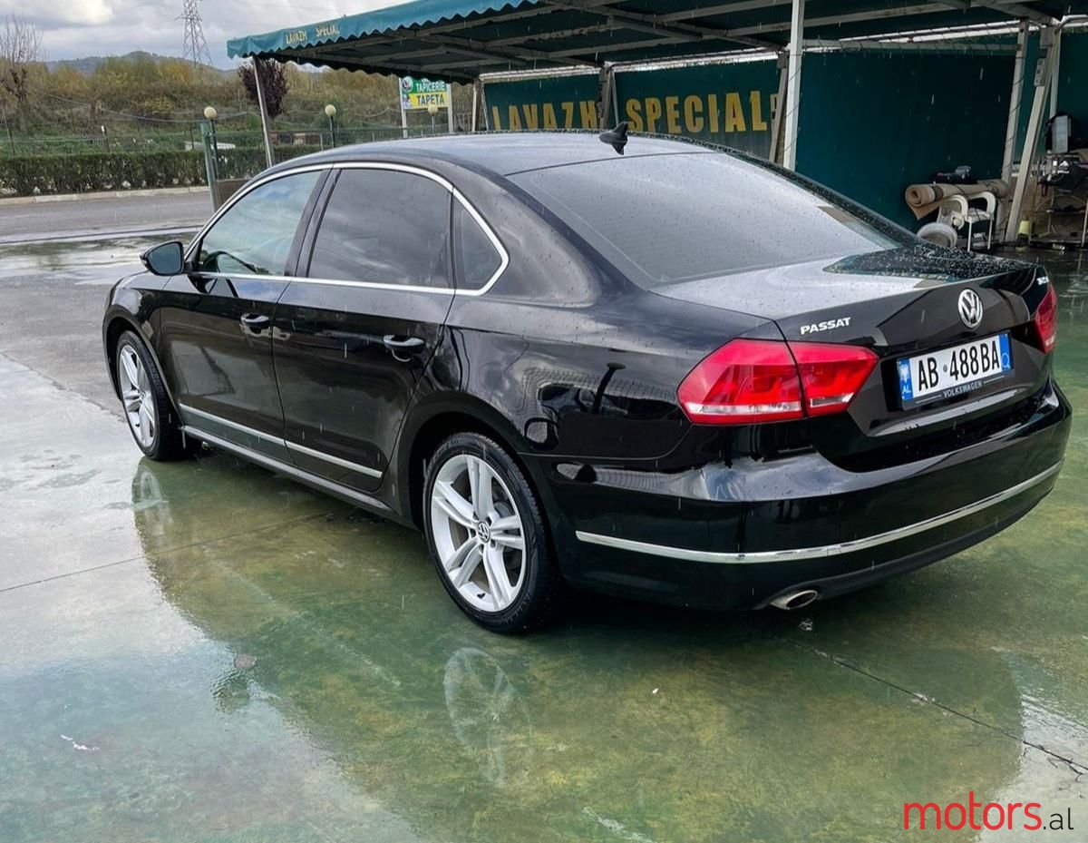 2012' Volkswagen Passat photo #5