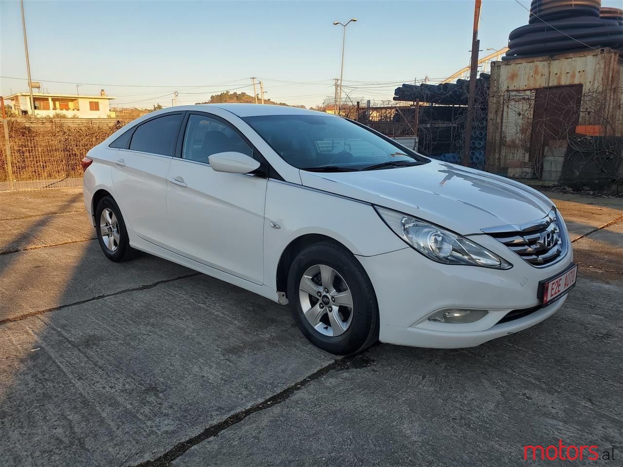 2010' Hyundai Sonata photo #2