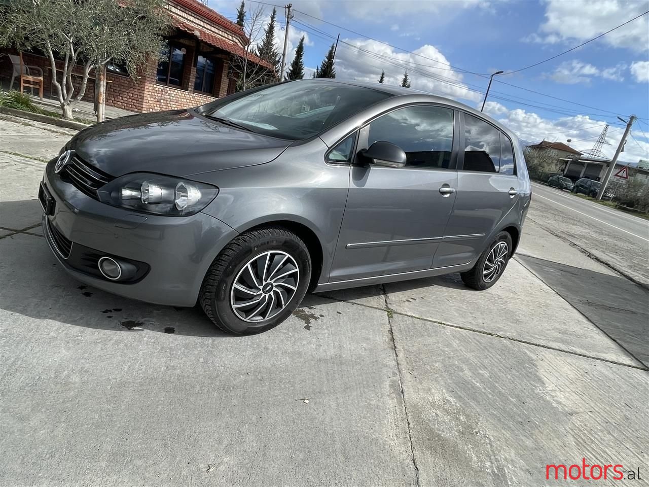 2010' Volkswagen Golf Plus photo #4