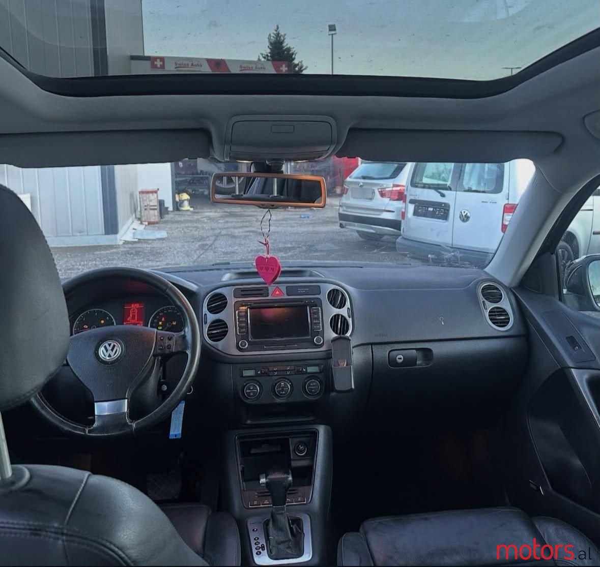 2009' Volkswagen Tiguan photo #3