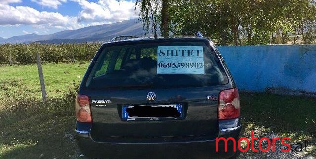 2001' Volkswagen Passat photo #2