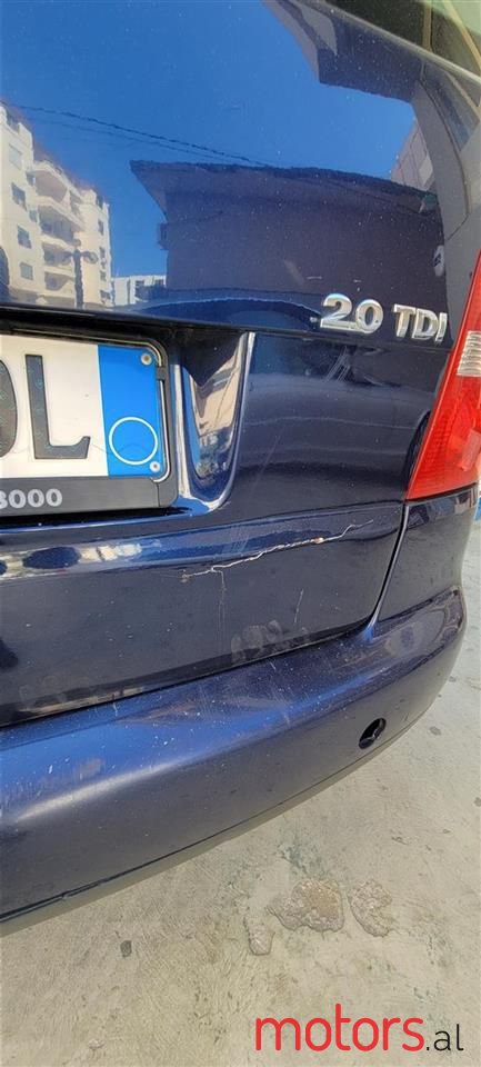 2004' Volkswagen Touran photo #6