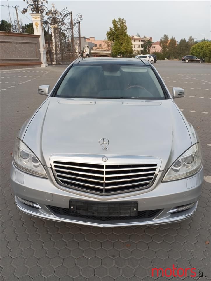 2011' Mercedes-Benz S 350 photo #1