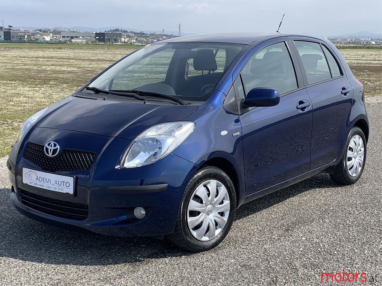 2008' Toyota Yaris photo #1