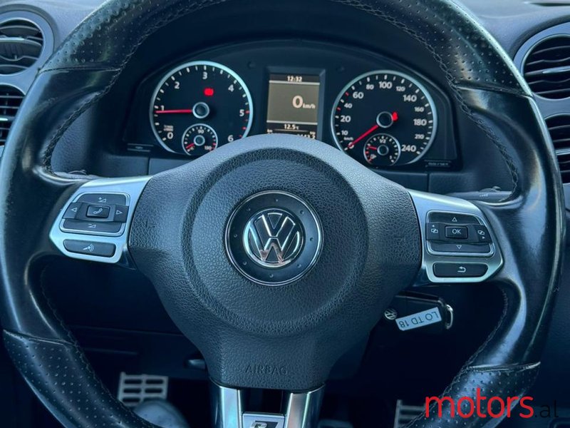 2012' Volkswagen Tiguan R-Line photo #5