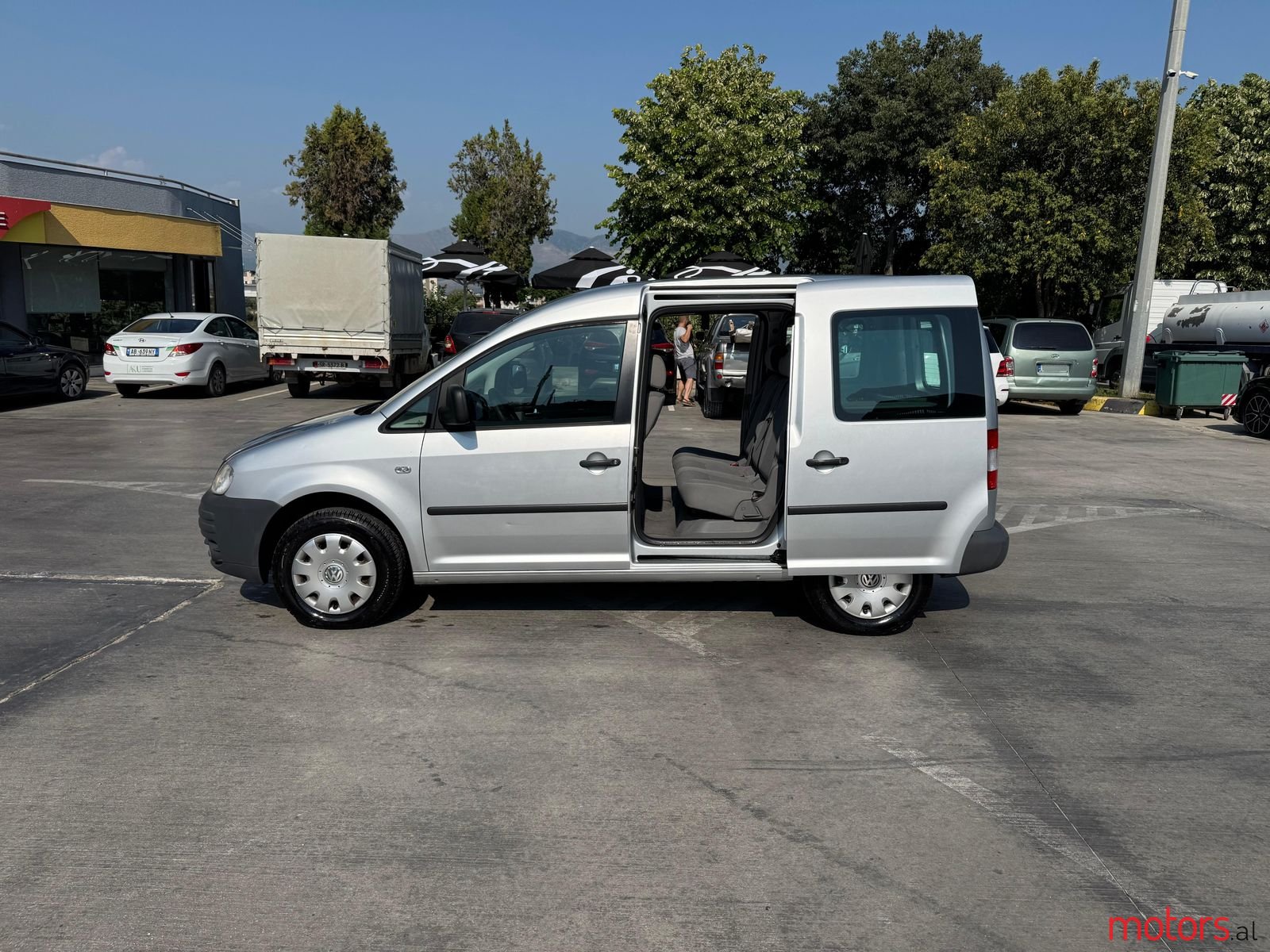 2007' Volkswagen Caddy photo #2