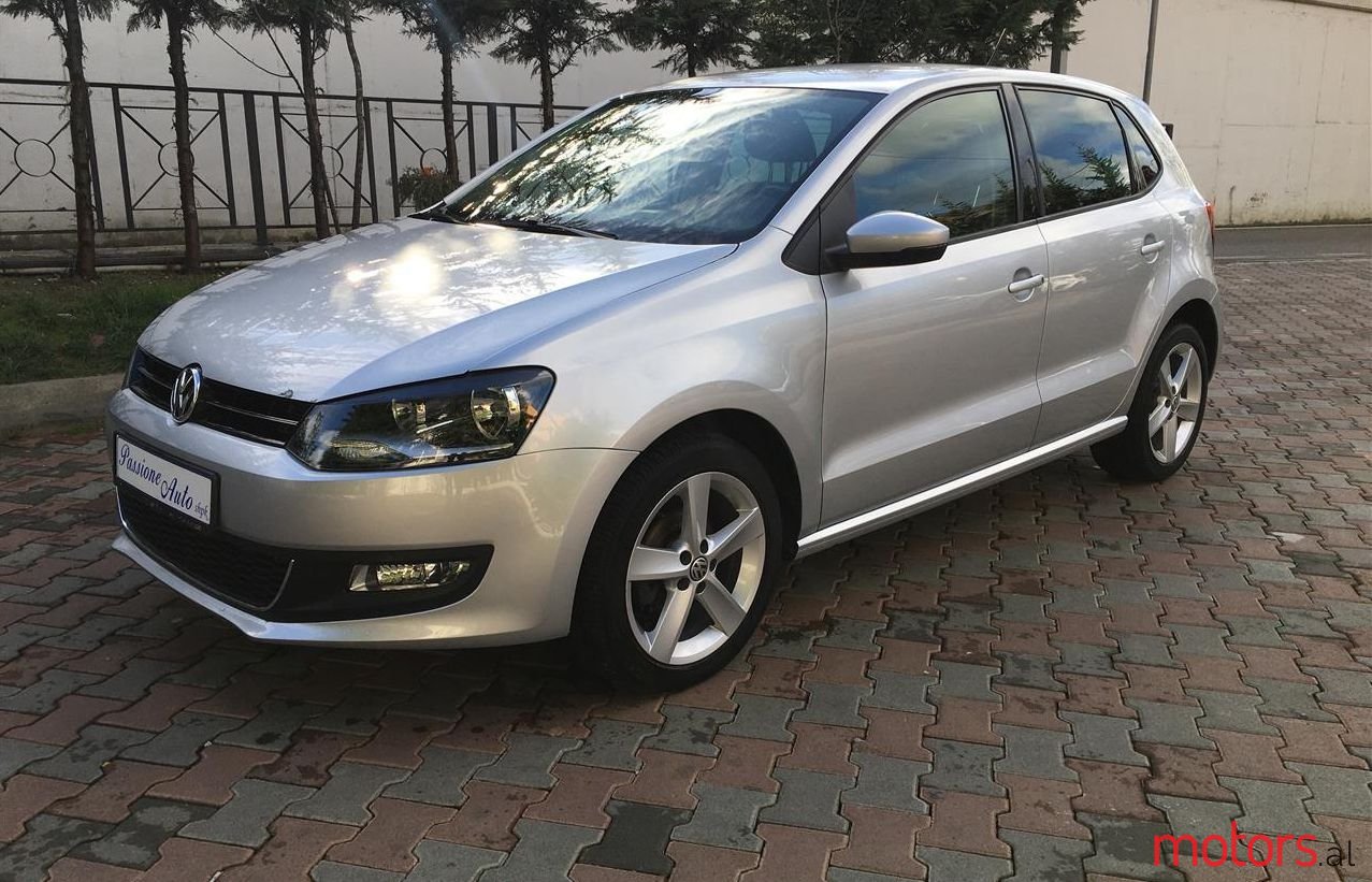 2014' Volkswagen Polo photo #1