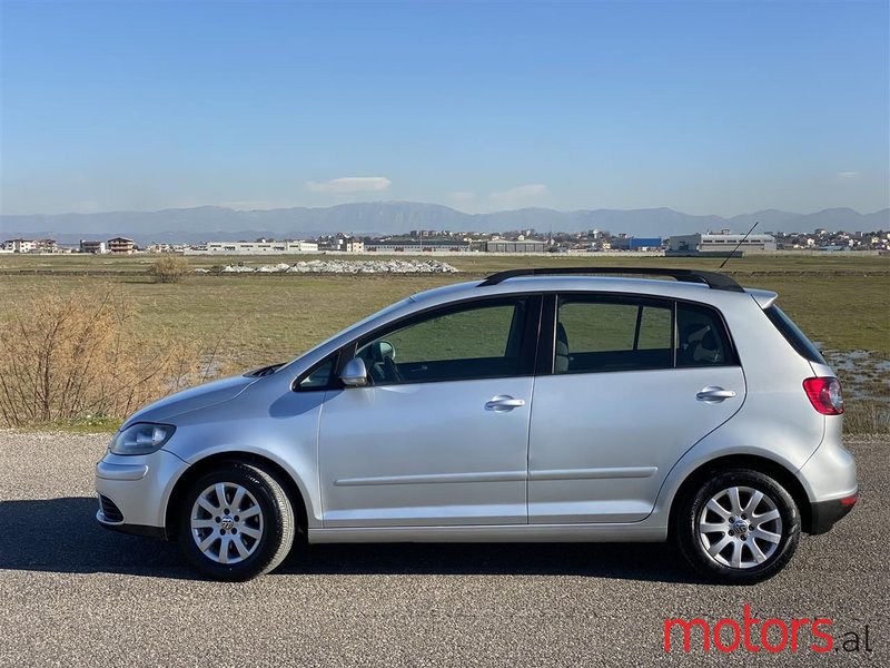 2008' Volkswagen Golf Plus photo #6