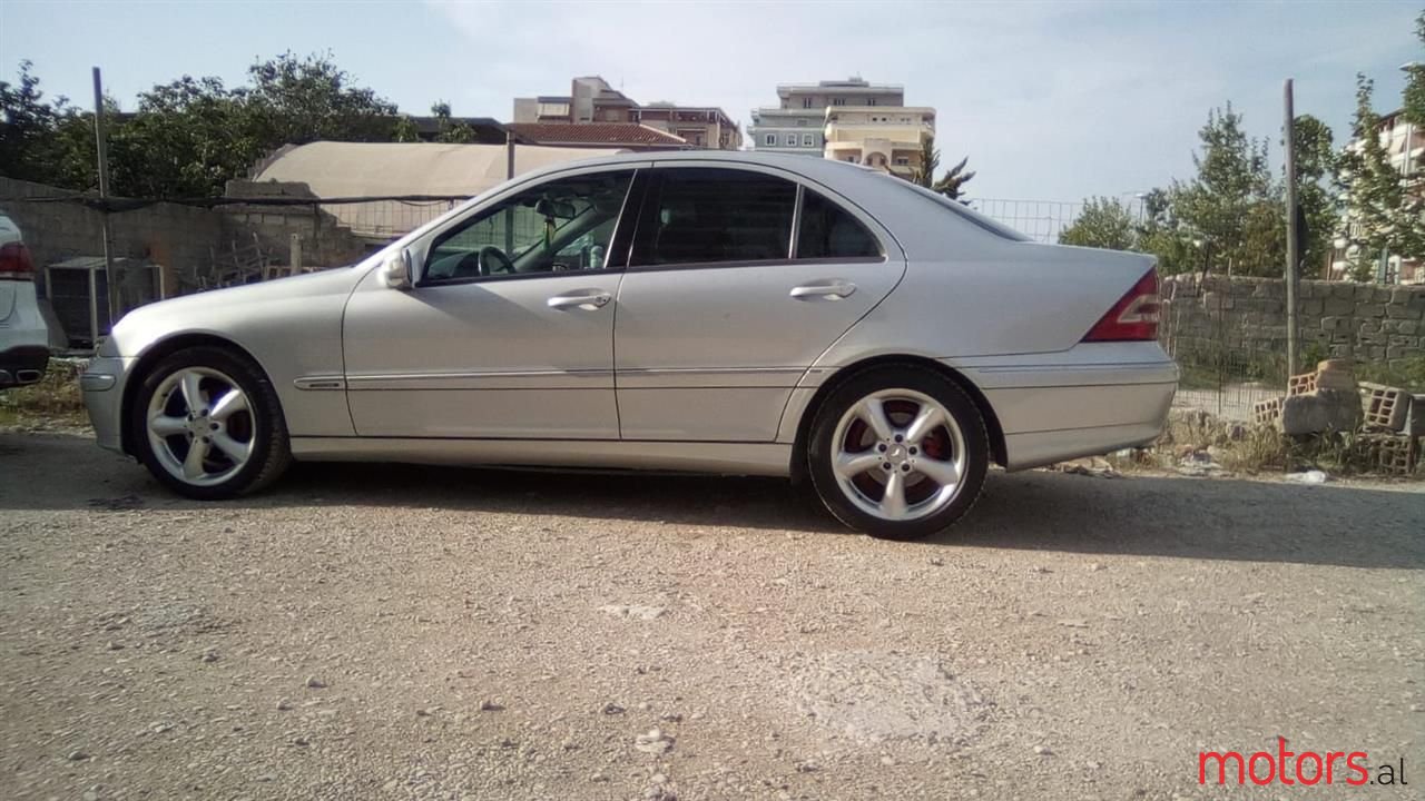 2005' Mercedes-Benz C 220 photo #3