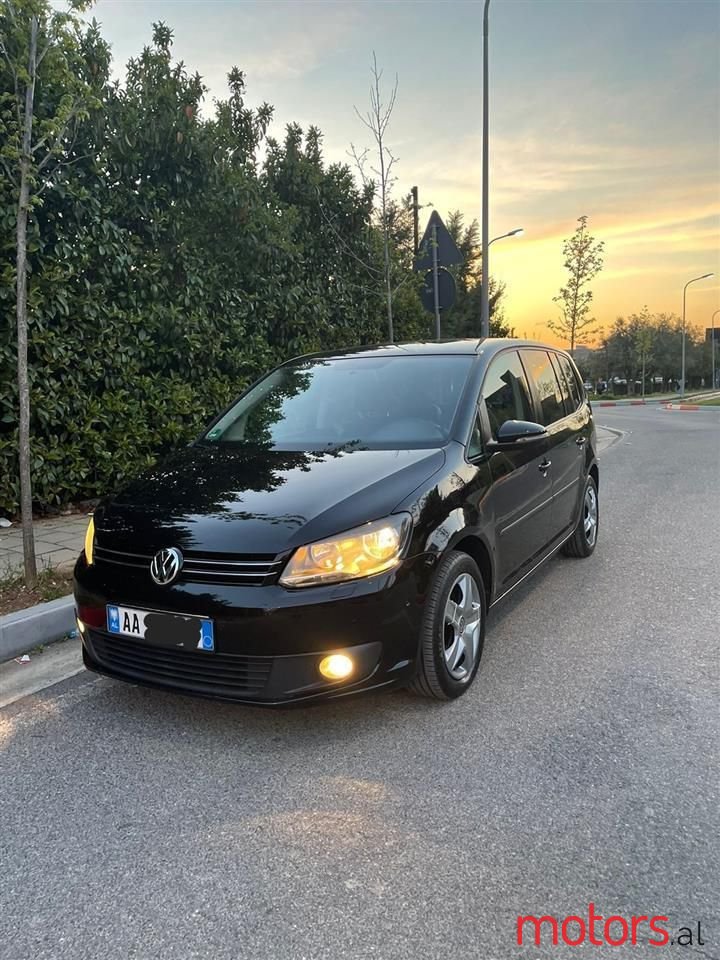 2015' Volkswagen Touran photo #1