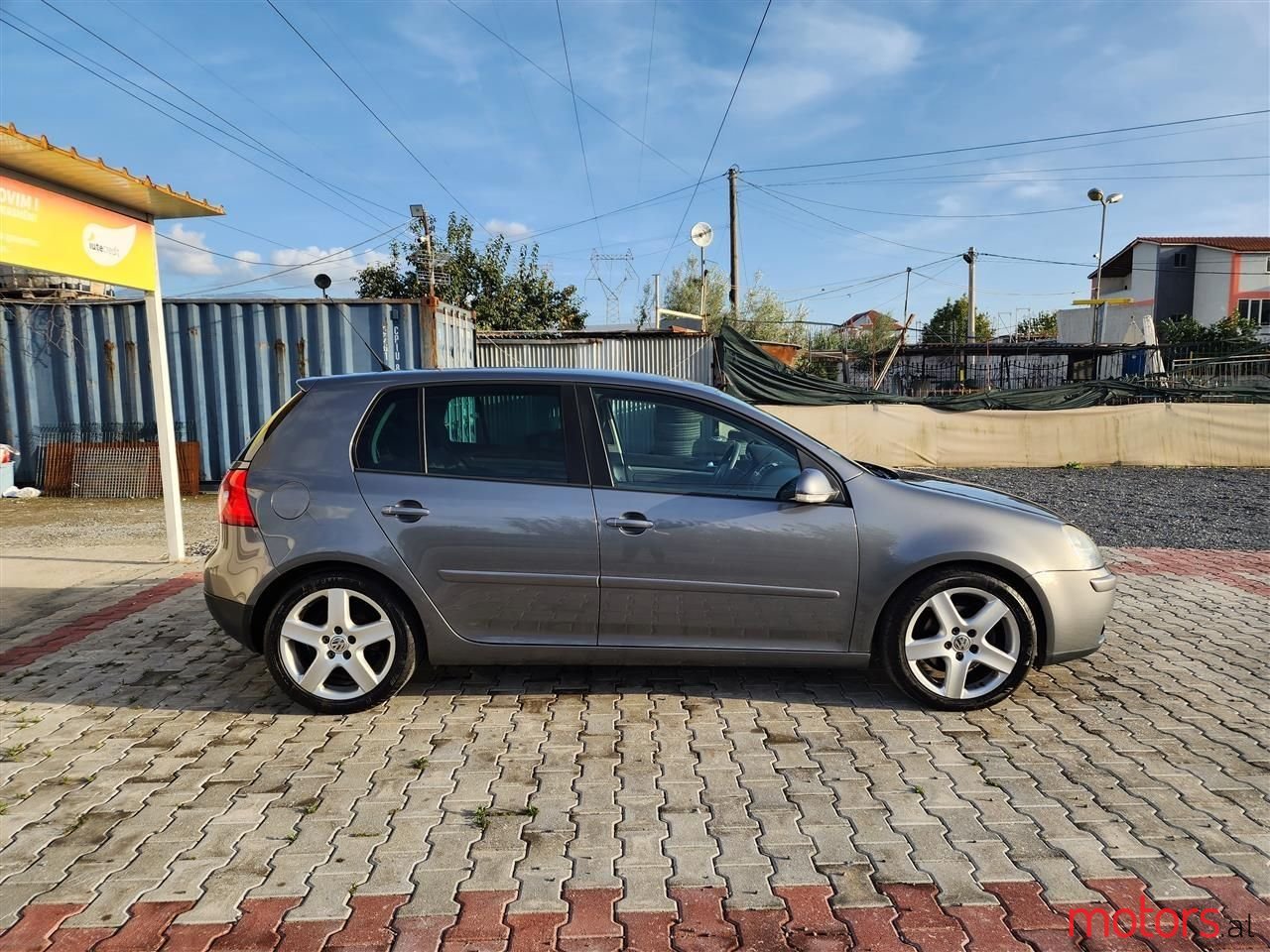 2008' Volkswagen Golf photo #4