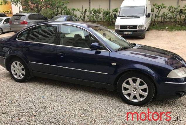 2001' Volkswagen Passat photo #1