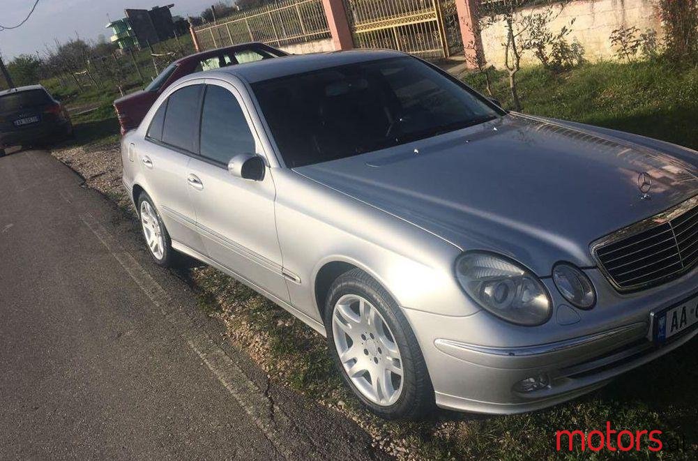 2003' Mercedes-Benz E 270 photo #2