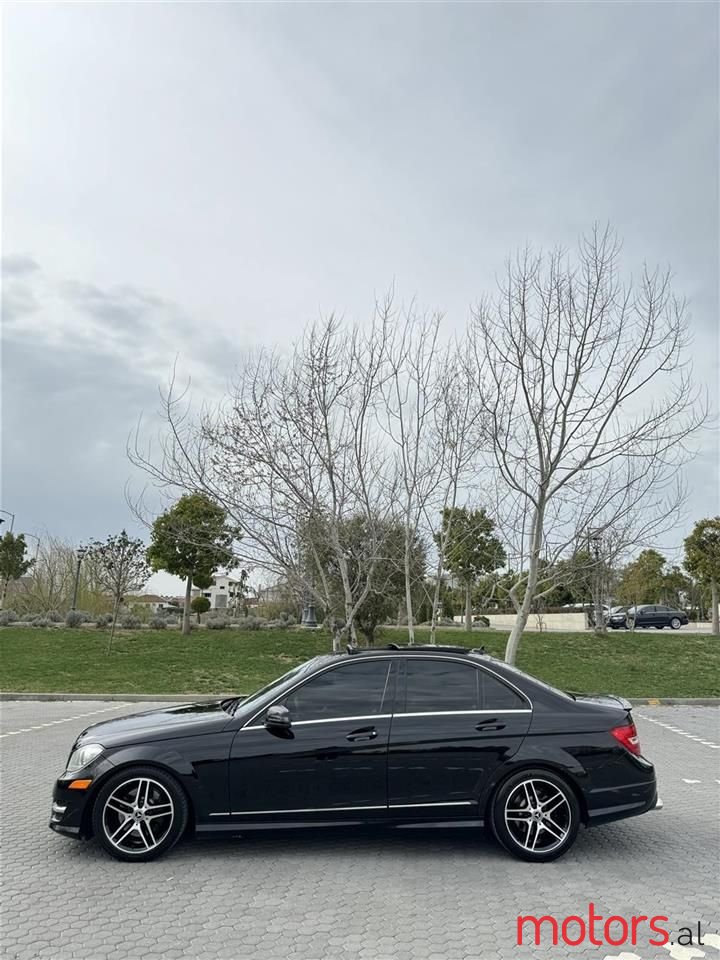 2012' Mercedes-Benz C 300 photo #4