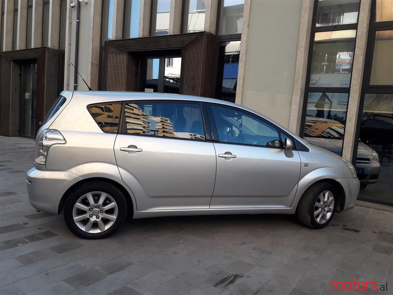 2005' Toyota Corolla Verso photo #1