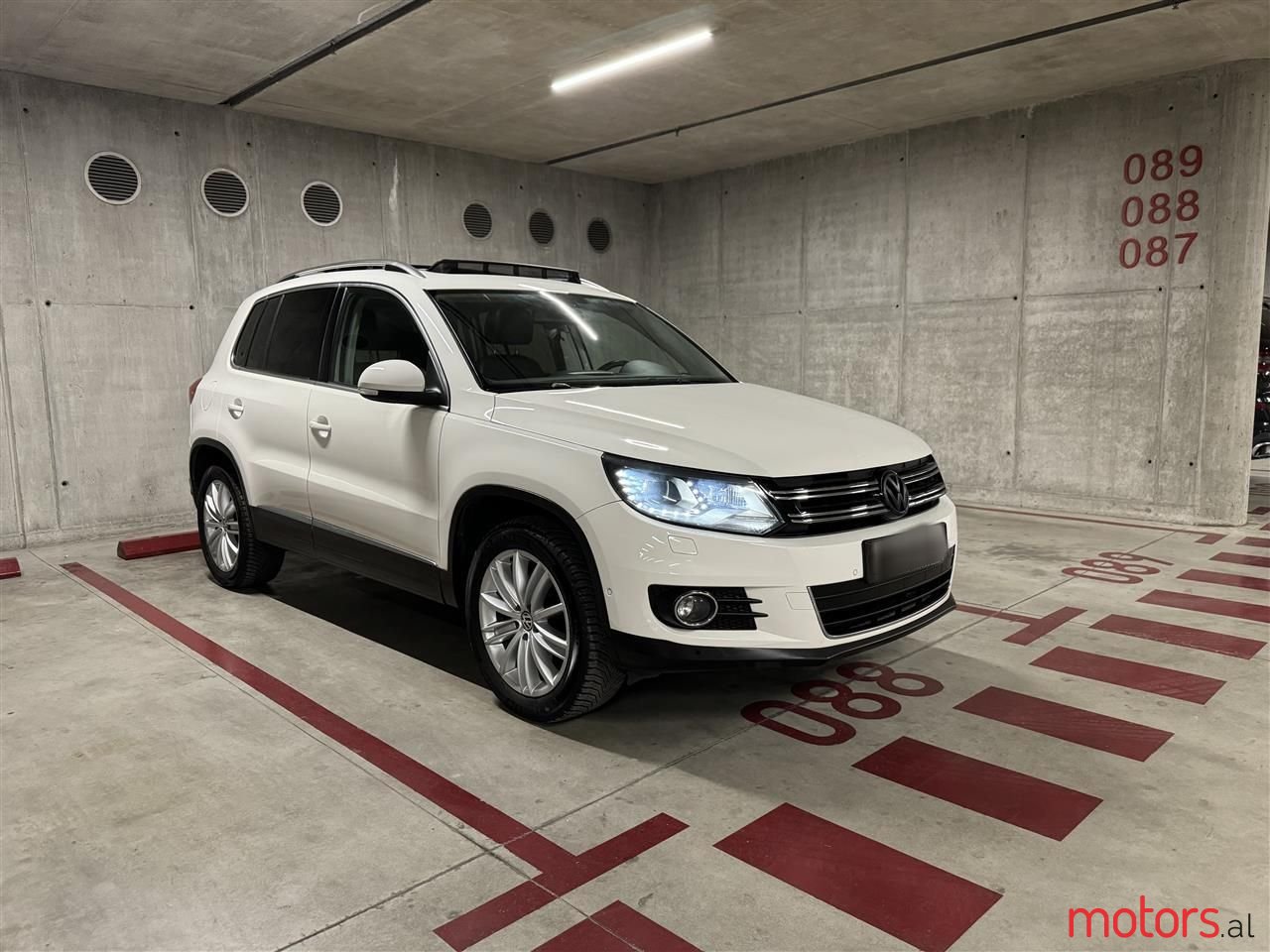 2013' Volkswagen Tiguan photo #2