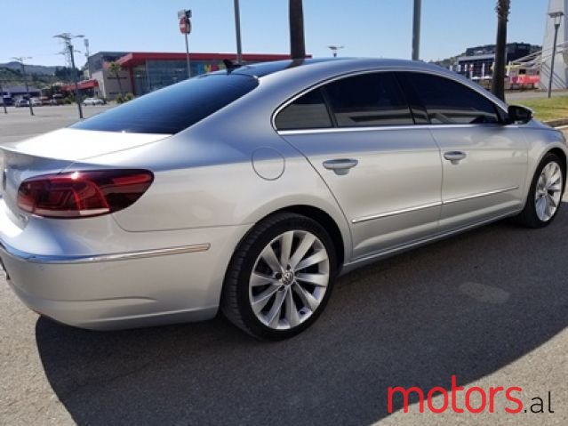 2012' Volkswagen Passat photo #5