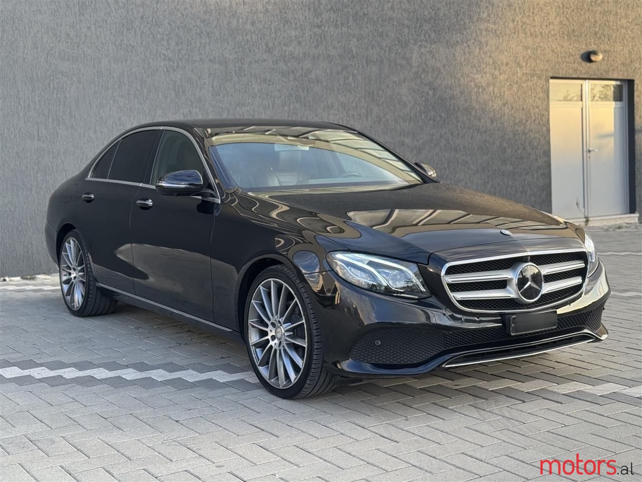 2017' Mercedes-Benz E 220 photo #1