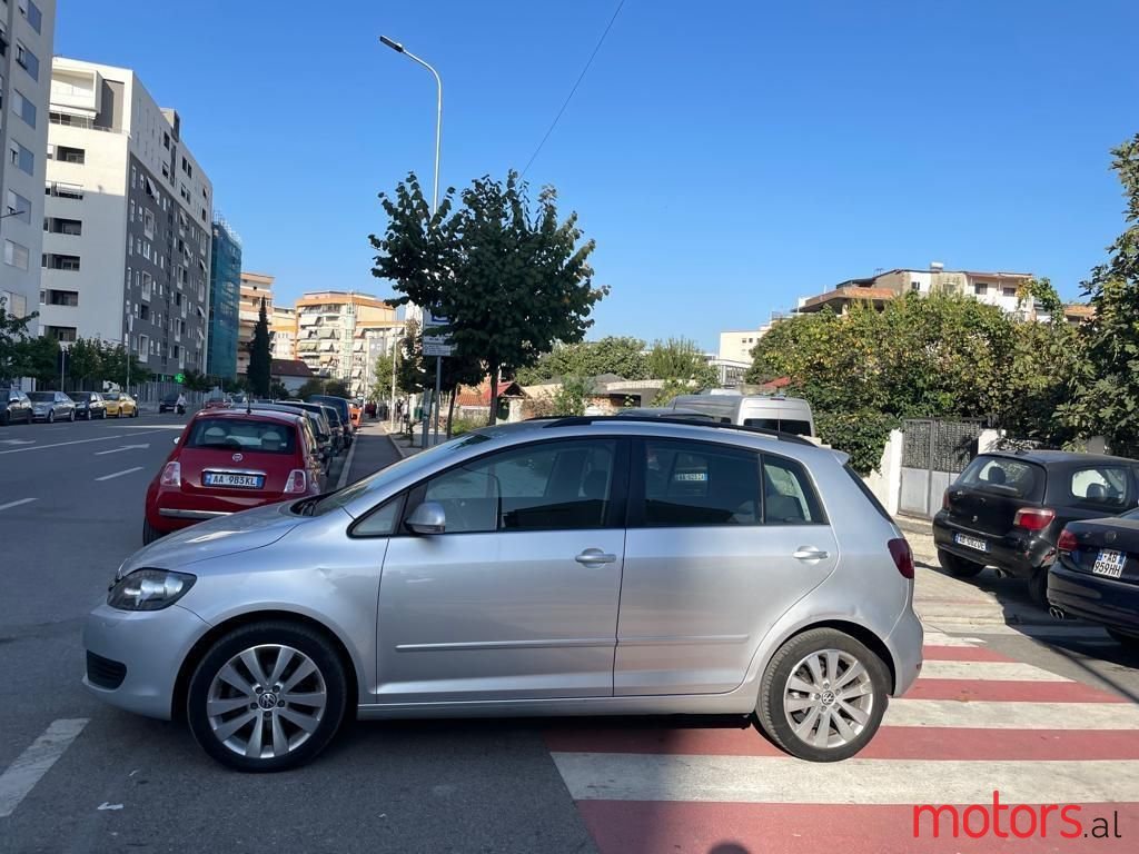 2009' Volkswagen Golf Plus photo #6