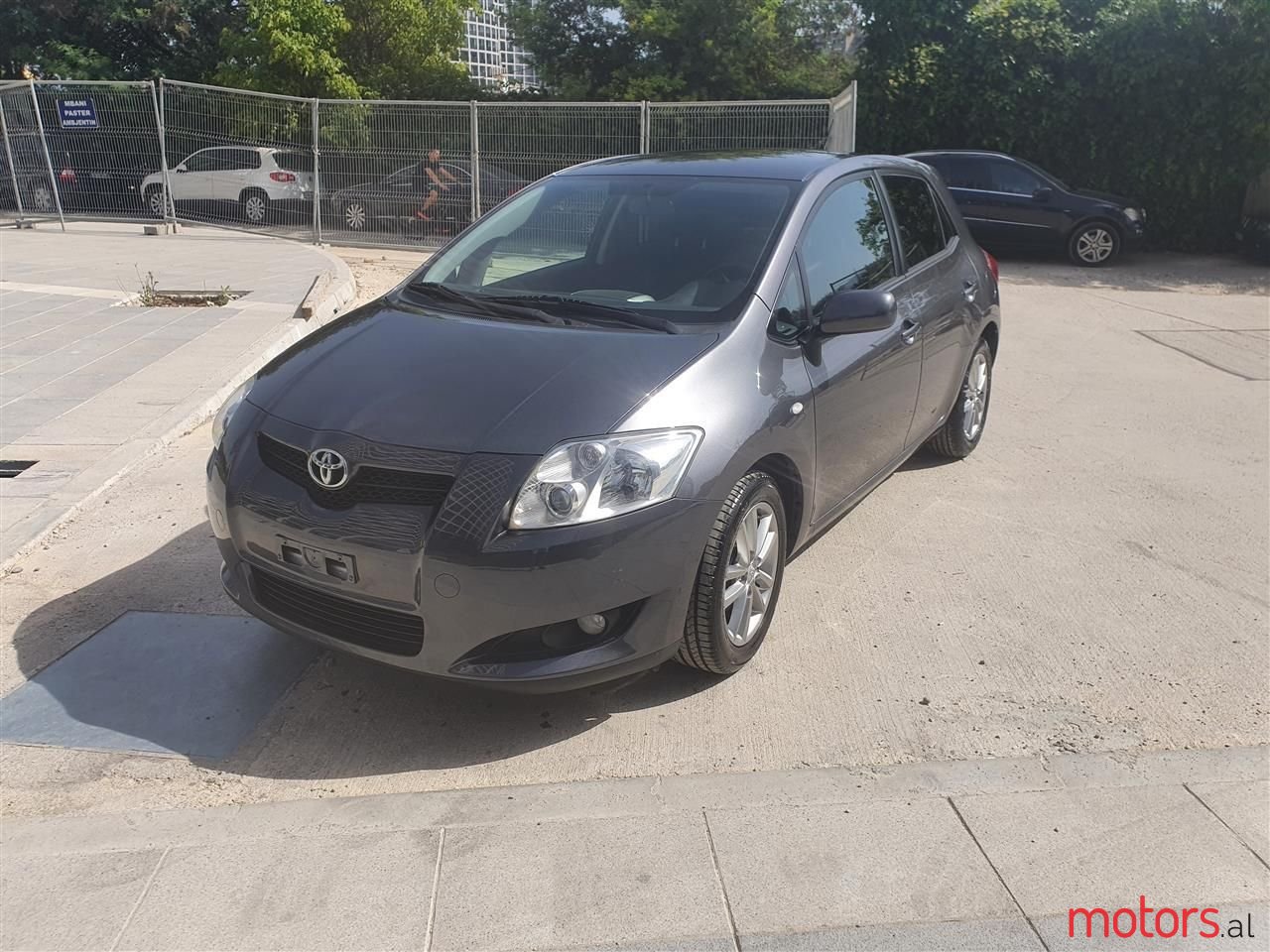 2009' Toyota Auris photo #1