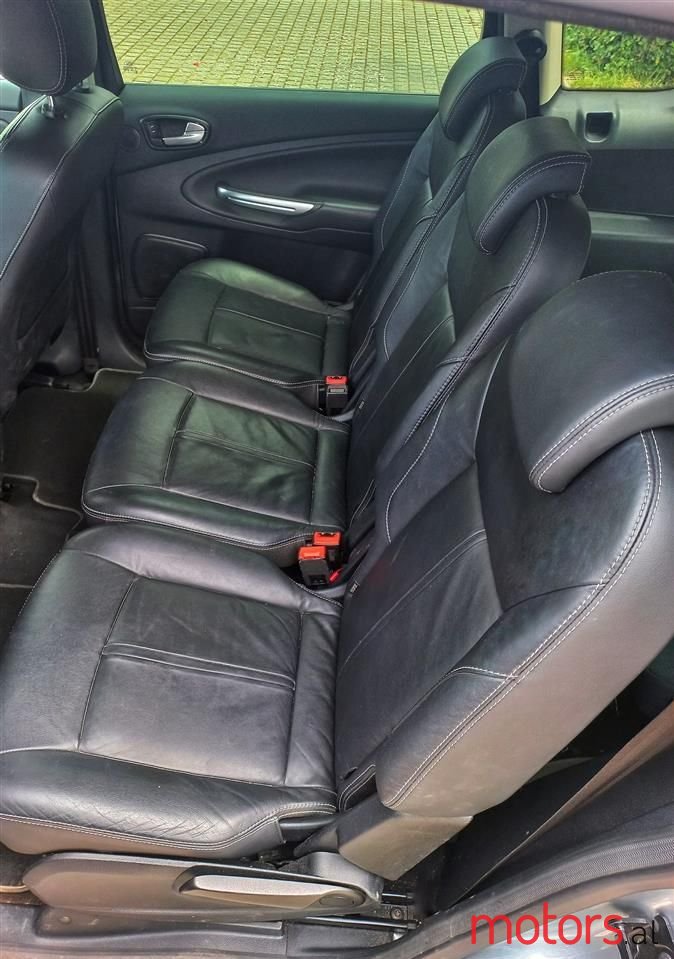 2013' Ford S-Max photo #3