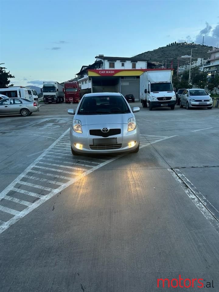 2007' Toyota Yaris photo #1