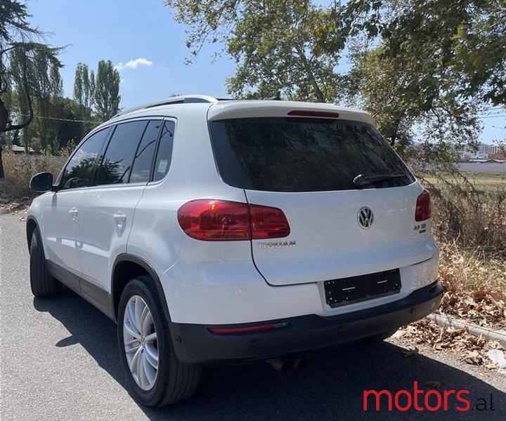 2014' Volkswagen Tiguan photo #5