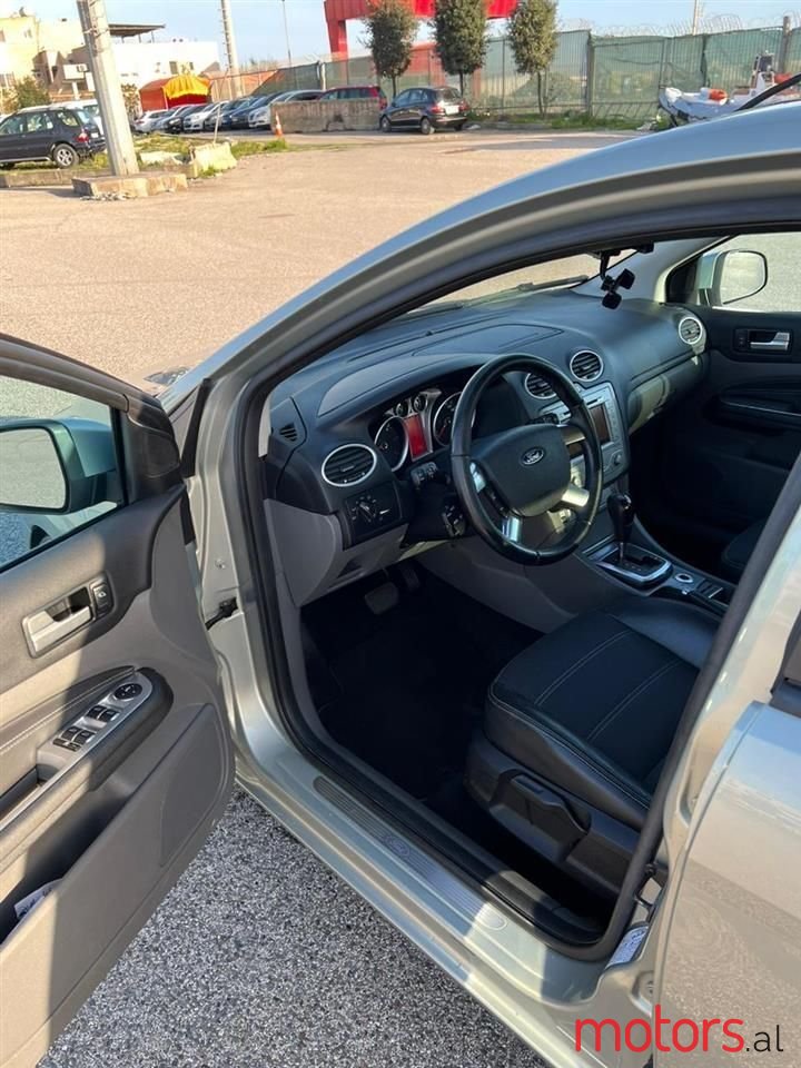 2008' Ford Focus photo #4