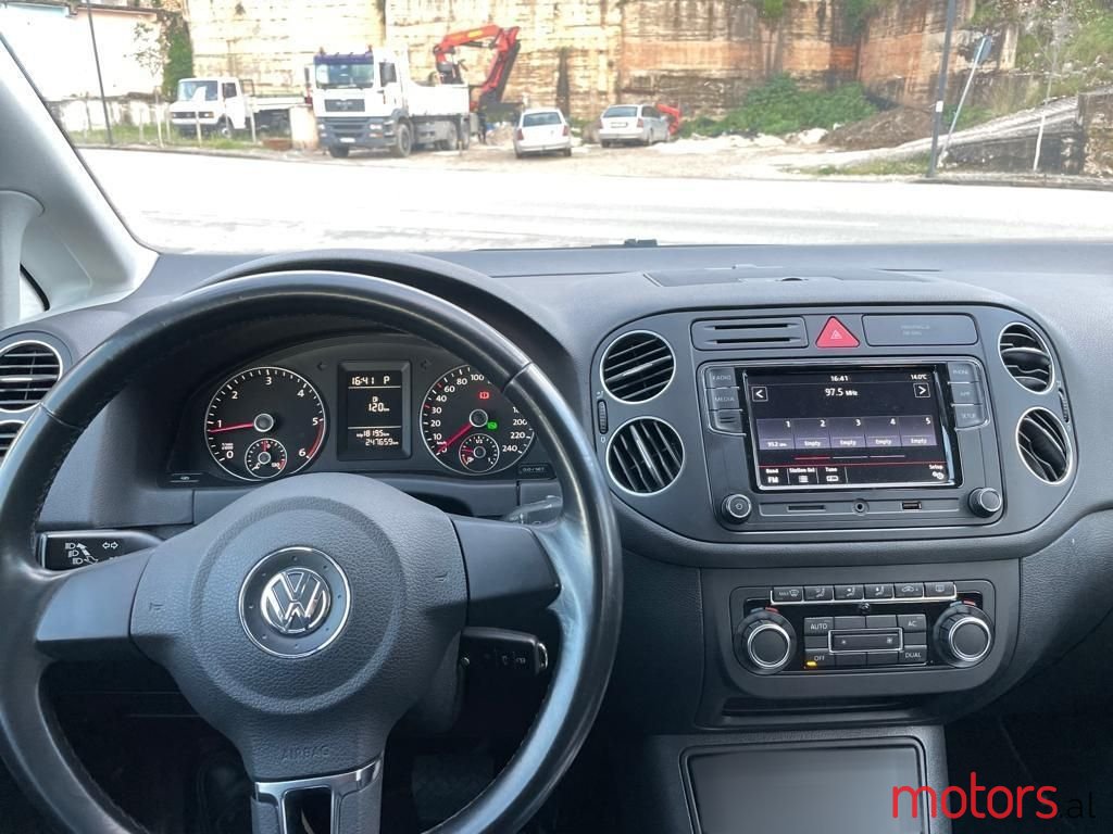 2009' Volkswagen Golf Plus photo #6