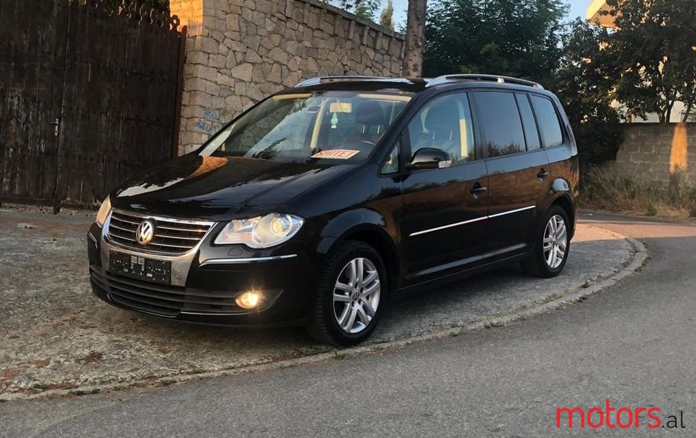 2007' Volkswagen Touran photo #1