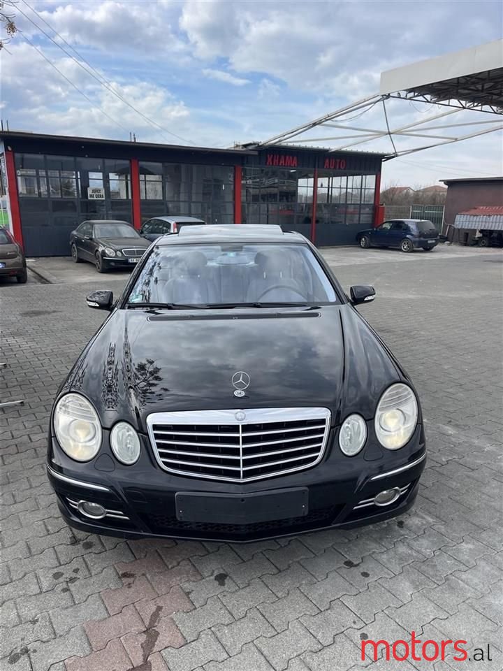 2007' Mercedes-Benz E 320 photo #2